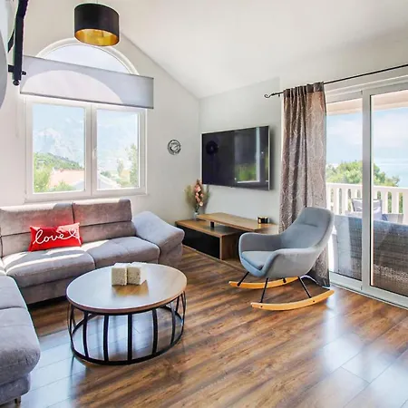 Appartement Amazing In With Outdoor Swimming Pool, Wifi And 3 Bedrooms Duće