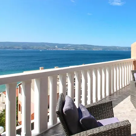 Amazing In With Outdoor Swimming Pool, Wifi And 3 Bedrooms * Duće