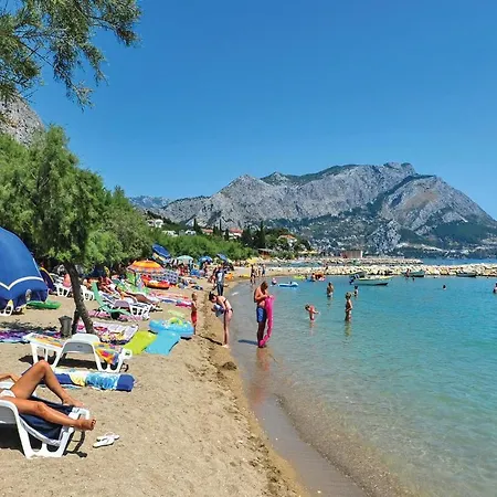 Amazing In With Outdoor Swimming Pool, Wifi And 3 Bedrooms Appartement